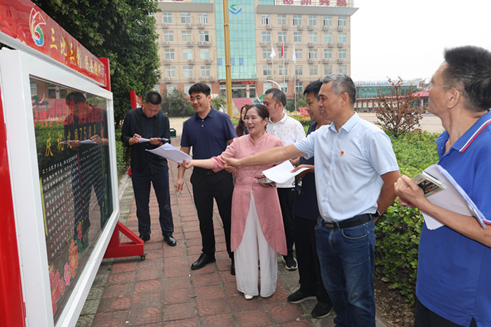 同心迎国庆  携手向未来——太平煤矿隆重举办“礼赞新中国•建功新征程”主题黑板报展评活动2_副本.jpg